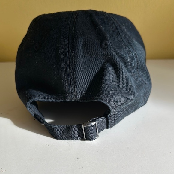 Black 'Chill Out' Cap - Picture 2 of 2